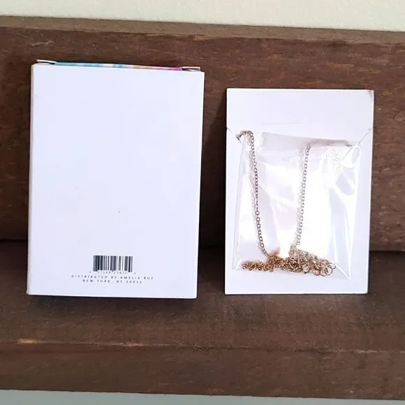 New In‎ Box Amelia Rue Gold Curved Bar Rainbow Rhinestone Necklace - Picture 4 of 7